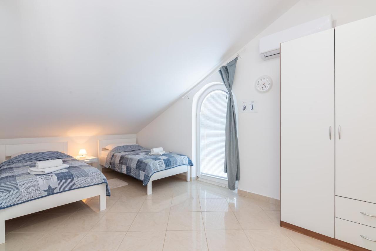 Apartment Mimoza 5, Baska, Krk Luaran gambar