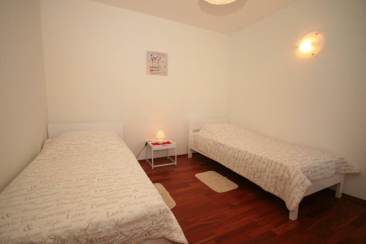 Apartment Mimoza 5, Baska, Krk Luaran gambar
